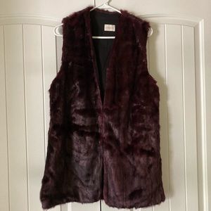 🛑SOLD🛑 Chico’s Size M Burgundy Faux Fur Cozy Vest